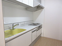 食洗機付きのシステムキッチン